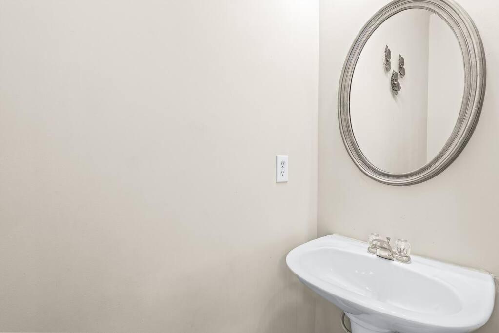 Charming Multilevel 4 Bedroom Townhouse Atlanta Bagian luar foto